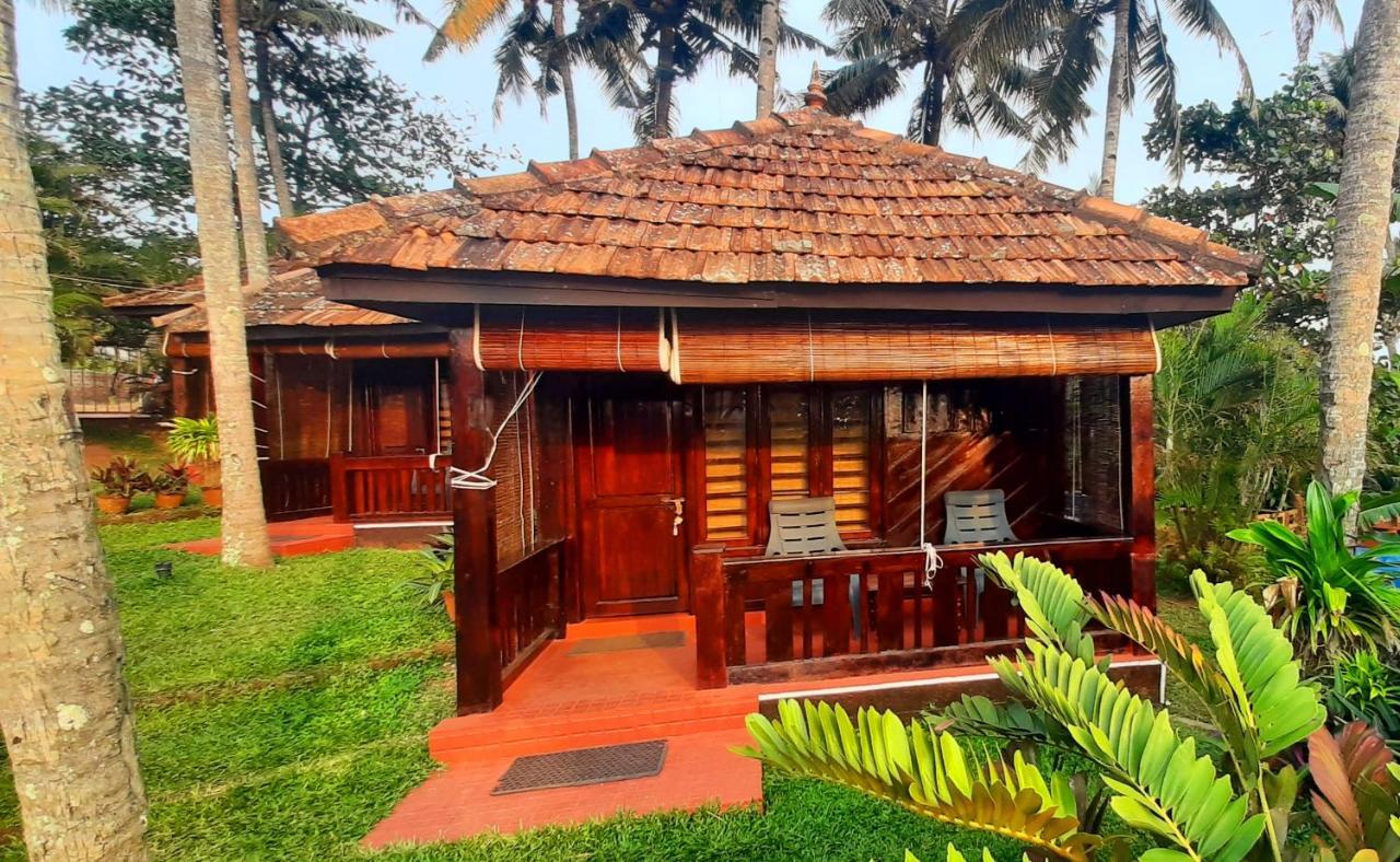 Blue Water Beach Resort Varkala Exteriör bild