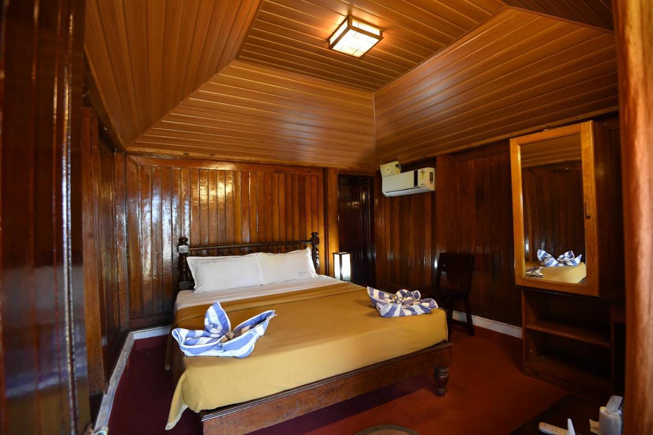 Blue Water Beach Resort Varkala Exteriör bild