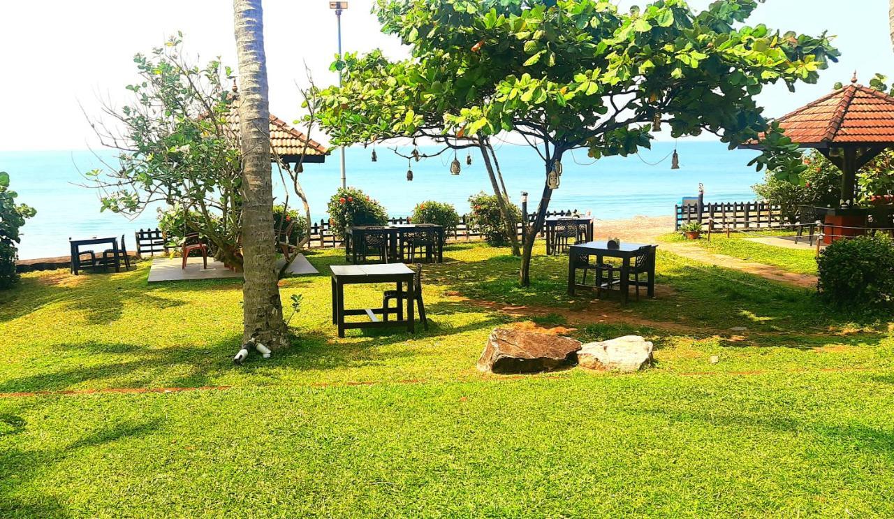 Blue Water Beach Resort Varkala Exteriör bild