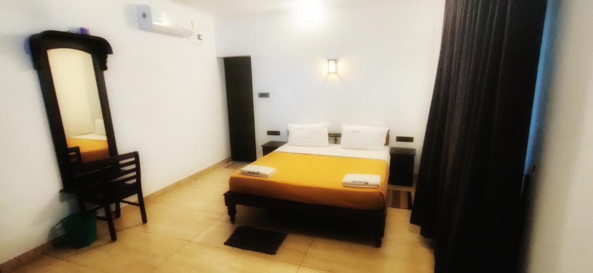 Blue Water Beach Resort Varkala Exteriör bild