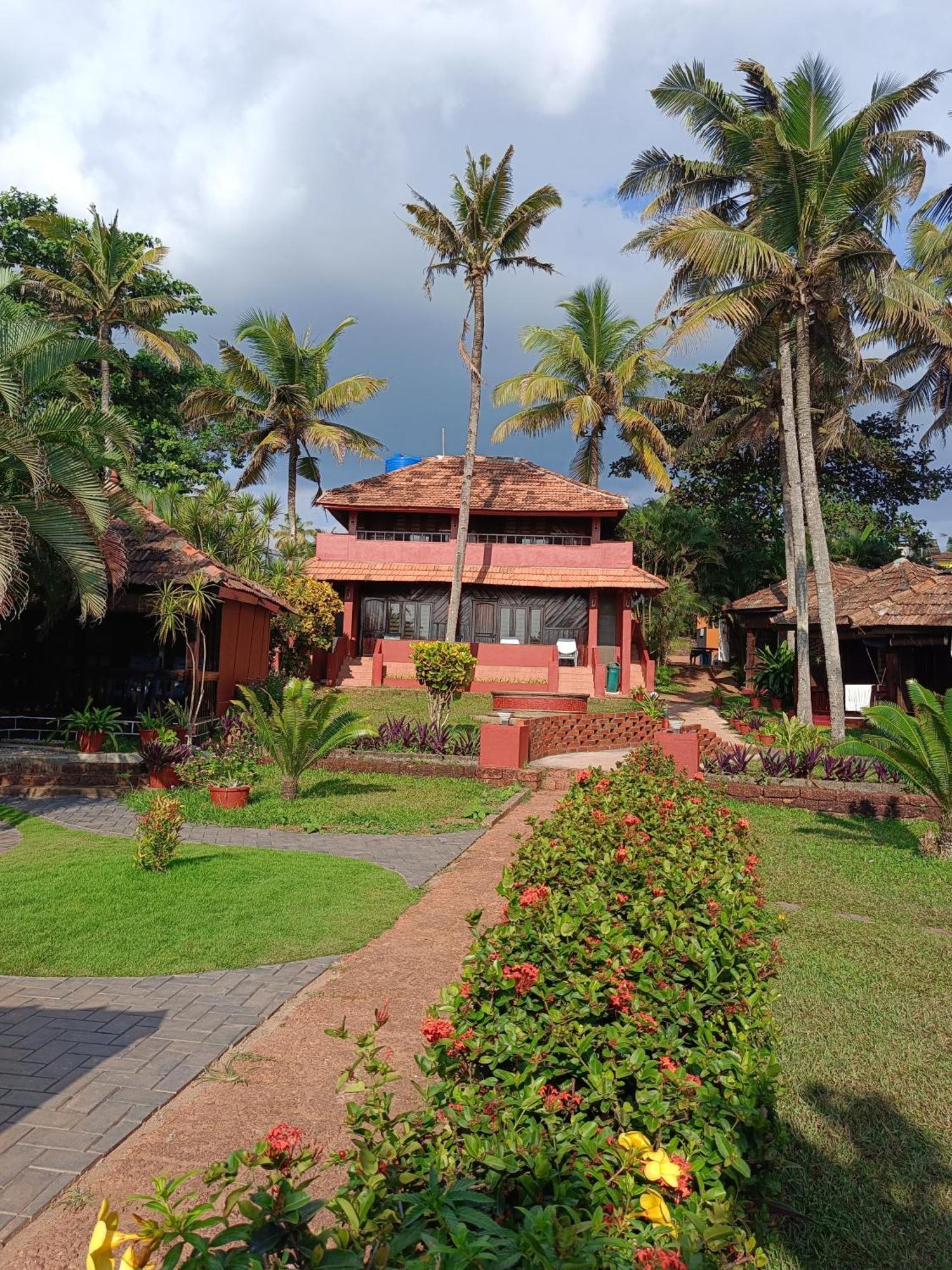 Blue Water Beach Resort Varkala Exteriör bild